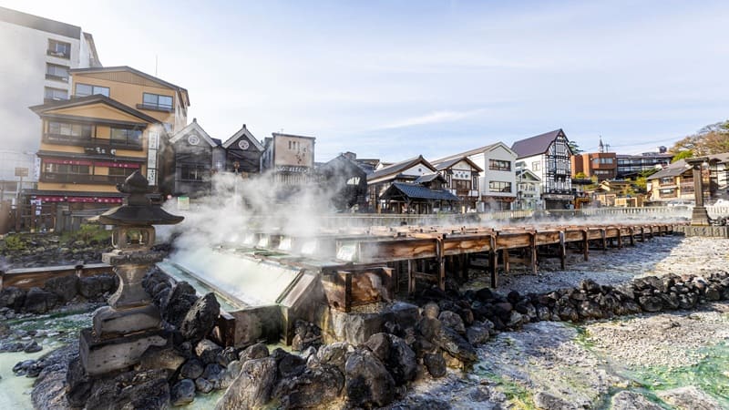草津町(群馬県)|全国屈指の名湯で叶う温泉生活